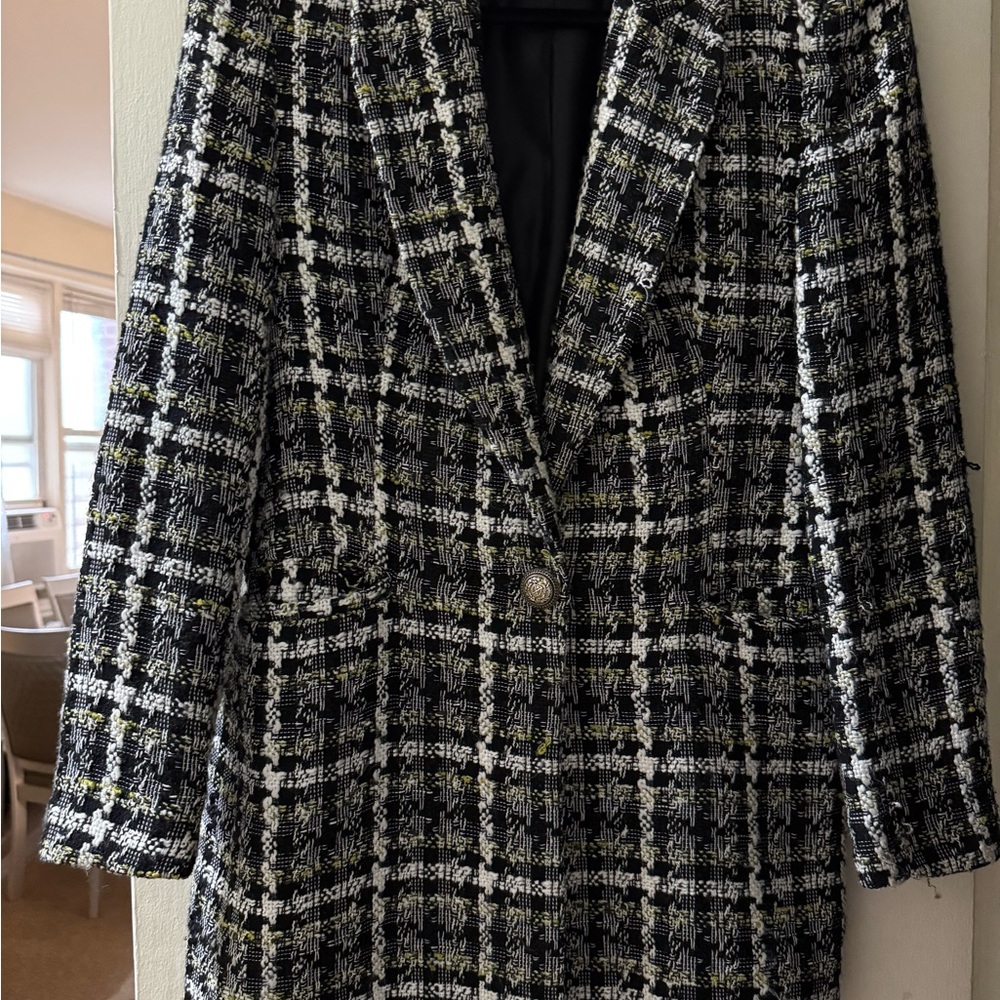 Zara Black and White Tweed Blazer with Gorgeous Button Detail
